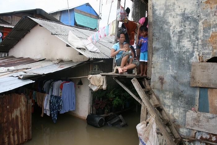 Wake up! Flood!